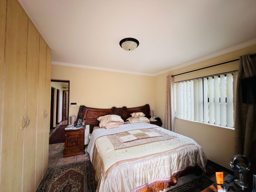 8 Bedroom Property for Sale in Rooi Rivier Rif Western Cape